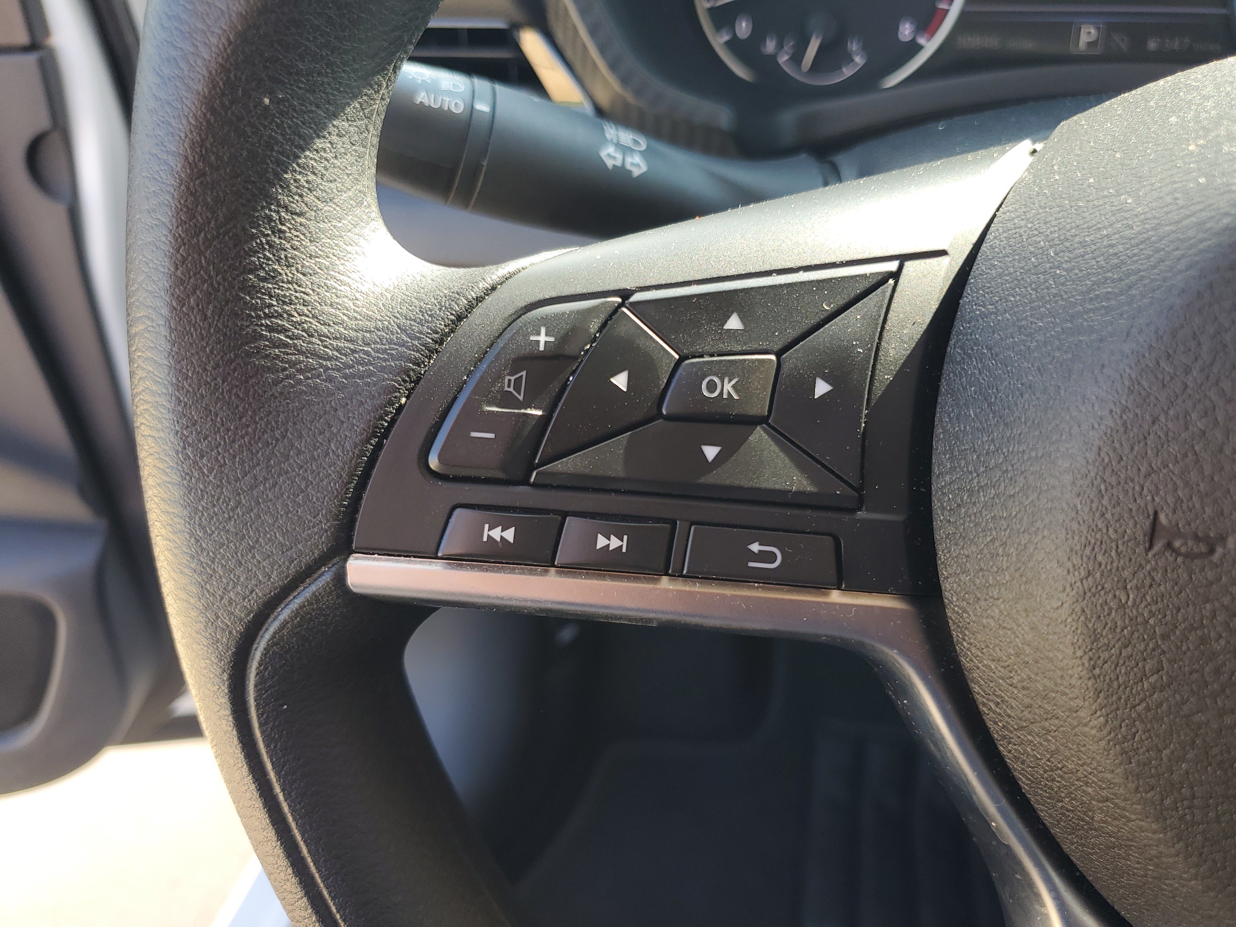 Used 2025 Nissan Sentra SV FWD image 16
