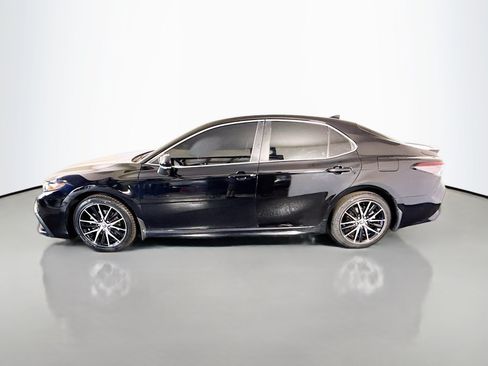 Used 2022 Toyota Camry SE w/ Carpet Mat Package (TMS) FWD image 6