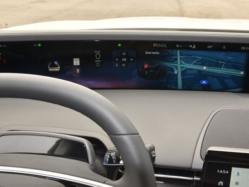 New 2026 Lincoln Nautilus Premier AWD/4WD image 32
