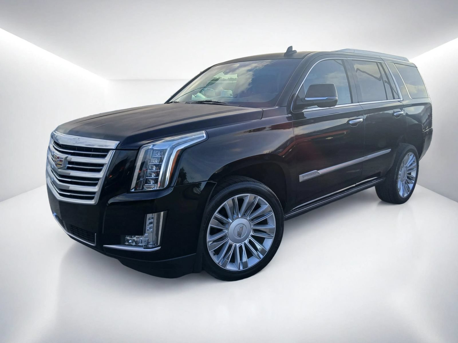 Used 2016 Cadillac Escalade Platinum RWD image 2