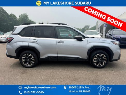 Used 2025 Subaru Forester Premium AWD/4WD image 10