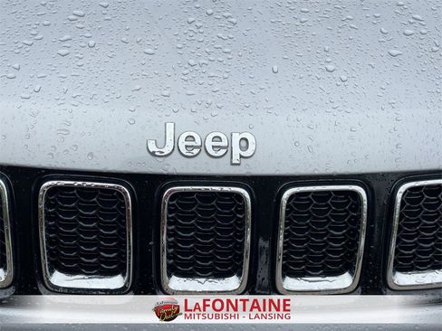 Used 2019 Jeep Compass Limited image 9