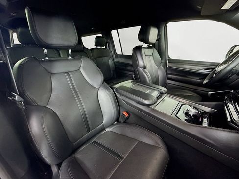 Used 2023 Jeep Wagoneer Series II AWD/4WD image 30