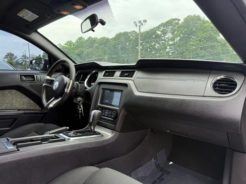 Used 2014 Ford Mustang Coupe RWD image 16