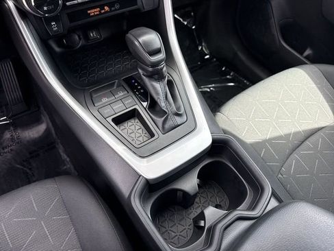 Used 2019 Toyota RAV4 XLE FWD image 21
