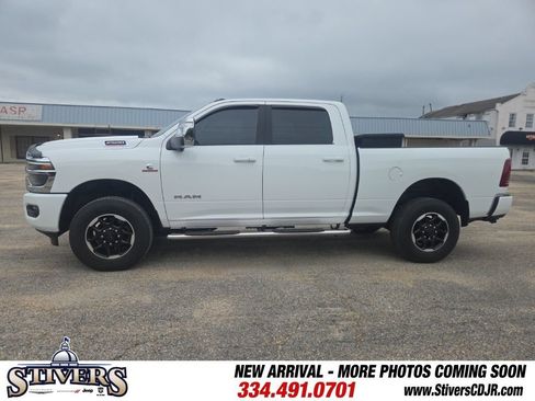 Used 2025 RAM 2500 Laramie AWD/4WD image 4