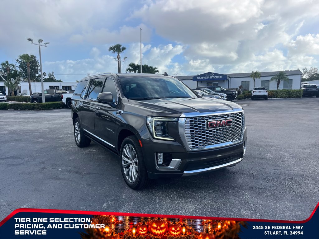 Used 2021 GMC Yukon XL Denali w/ Denali Premium Package AWD/4WD image 3