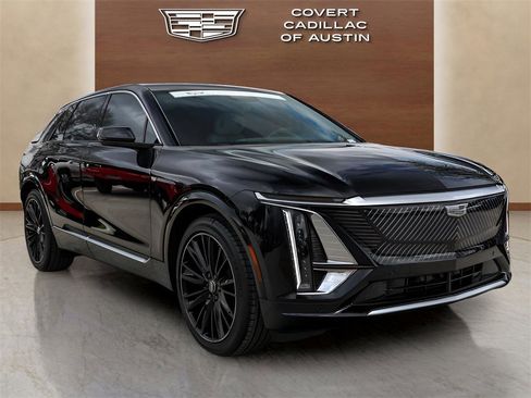 Used 2025 Cadillac Lyriq Luxury image 6