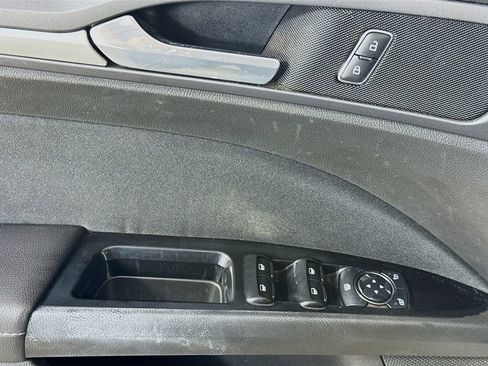 Used 2014 Ford Fusion SE image 19