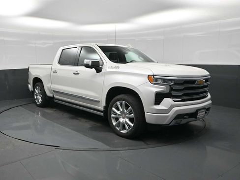 Used 2024 Chevrolet Silverado 1500 High Country image 3
