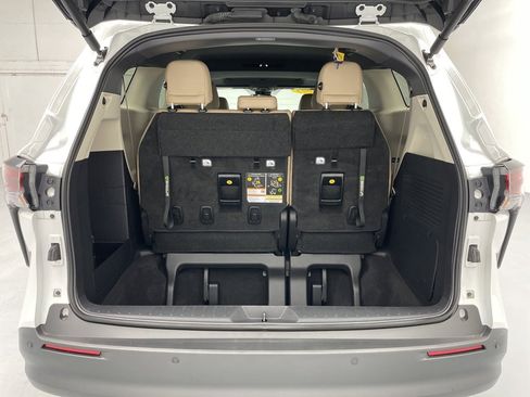 Used 2023 Toyota Sienna XLE image 48