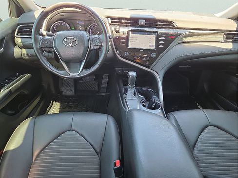 Used 2020 Toyota Camry SE w/ Convenience Package FWD image 11