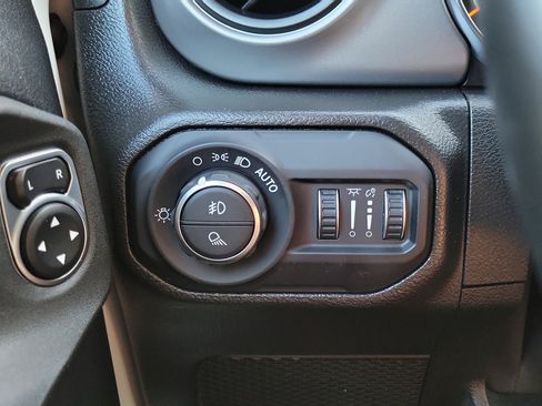 Used 2022 Jeep Gladiator Sport AWD/4WD image 27