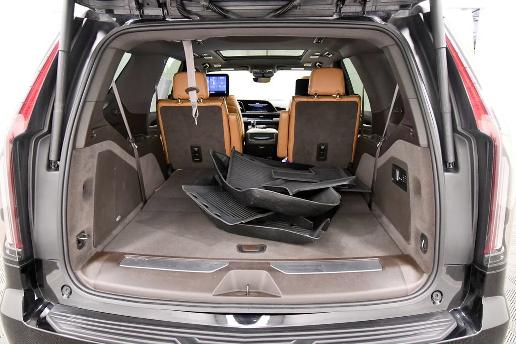 Used 2021 Cadillac Escalade Premium Luxury w/ Driver Assist Tech Package AWD/4WD image 7