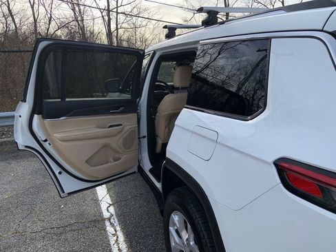 Used 2023 Jeep Grand Cherokee L Limited image 15