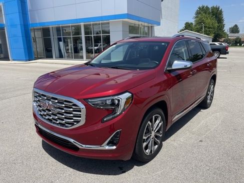 Used 2020 GMC Terrain Denali image 2