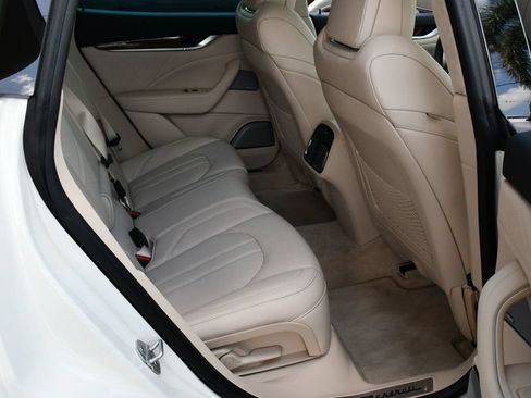 Used 2019 Maserati Levante S GranSport AWD/4WD image 18