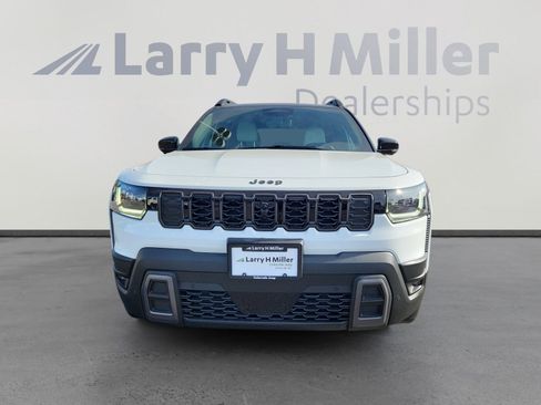 New 2026 Jeep Cherokee Overland image 8