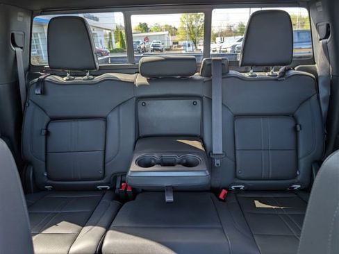 Used 2024 Chevrolet Silverado 1500 High Country w/ High Country Premium Package AWD/4WD image 16
