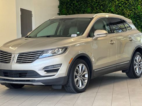Used 2017 Lincoln MKC Select w/ Select Plus Package FWD image 8