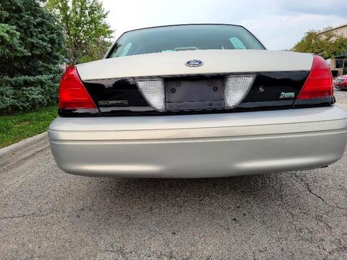 Used 2011 Ford Crown Victoria Police Interceptor w/ Comfort & Convenience Group image 26