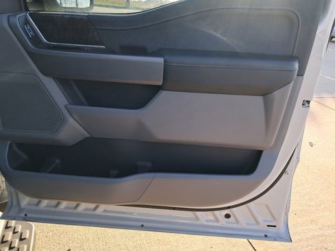 Used 2023 Ford F150 Lightning XLT image 17