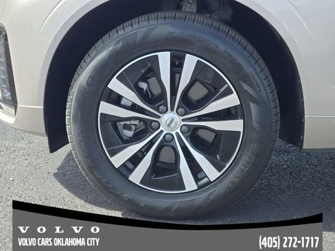 Certified 2025 Volvo XC60 B5 Core image 10