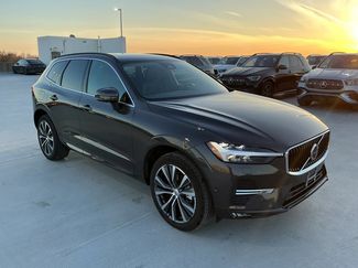 Used 2022 Volvo XC60 B5 Momentum w/ Advanced Package video 3