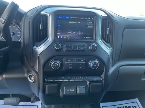 Used 2020 Chevrolet Silverado 1500 LT Trail Boss image 17