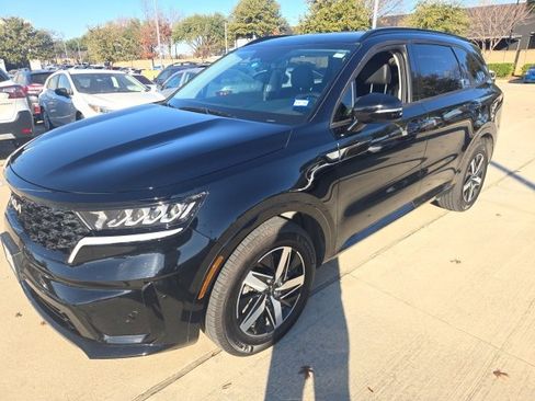 Used 2023 Kia Sorento S image 5