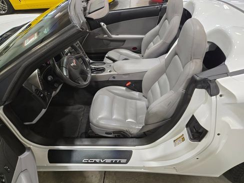 Used 2005 Chevrolet Corvette Convertible w/ Preferred Equipment Group image 12