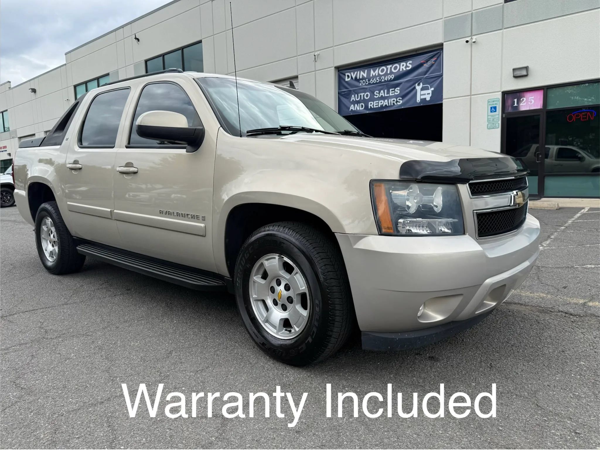 Used 2008 Chevrolet Avalanche LT AWD/4WD image 1