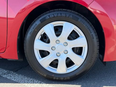 Used 2016 Toyota Corolla LE image 9