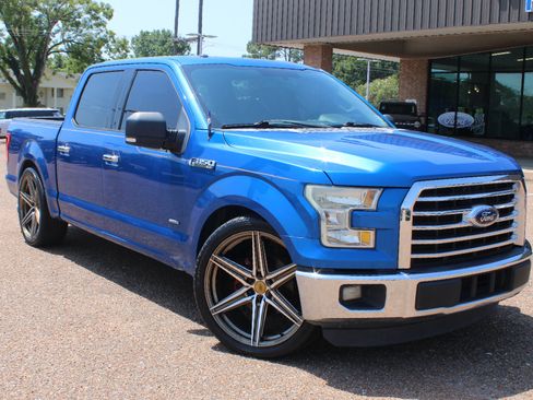 Used 2015 Ford F150 XLT w/ Equipment Group 302A Luxury RWD image 1