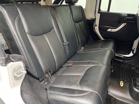 Used 2021 Jeep Wrangler Unlimited Rubicon image 16