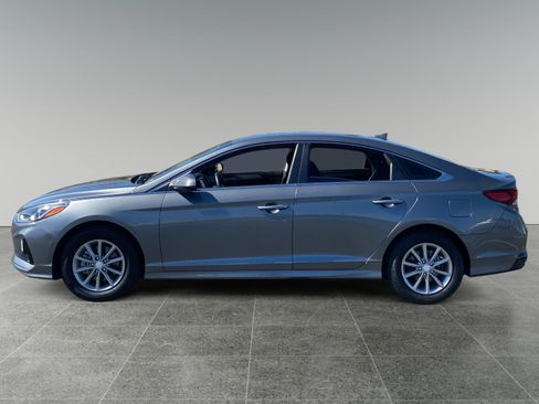 Used 2018 Hyundai Sonata SE FWD image 2