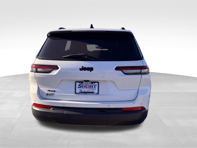 Used 2023 Jeep Grand Cherokee L Laredo AWD/4WD image 28