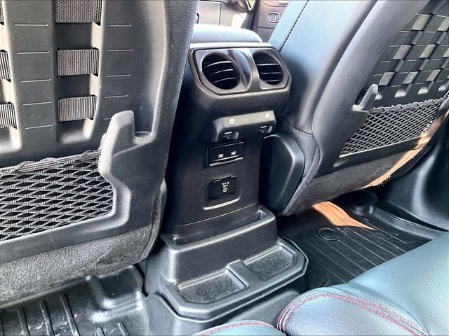 Used 2022 Jeep Wrangler Unlimited Rubicon w/ Xtreme Recon 35" Tire Package AWD/4WD image 28