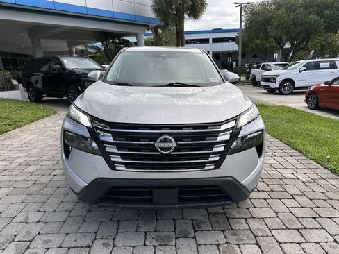 Used 2024 Nissan Rogue SV FWD image 18