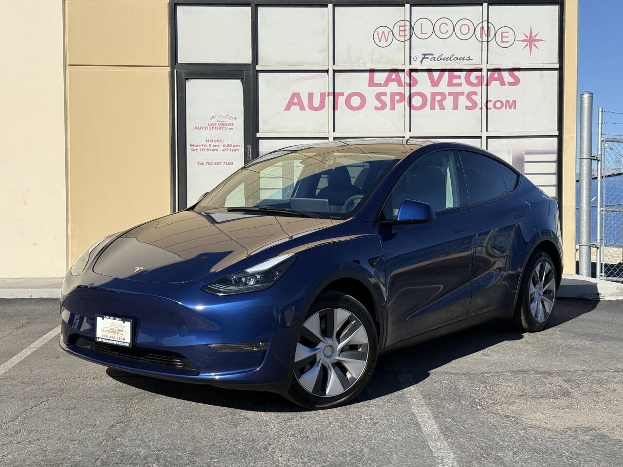 Used 2023 Tesla Model Y Long Range AWD/4WD image 4