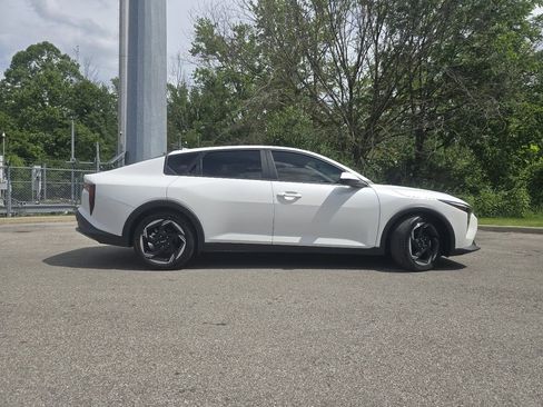 Used 2025 Kia K4 EX FWD image 16