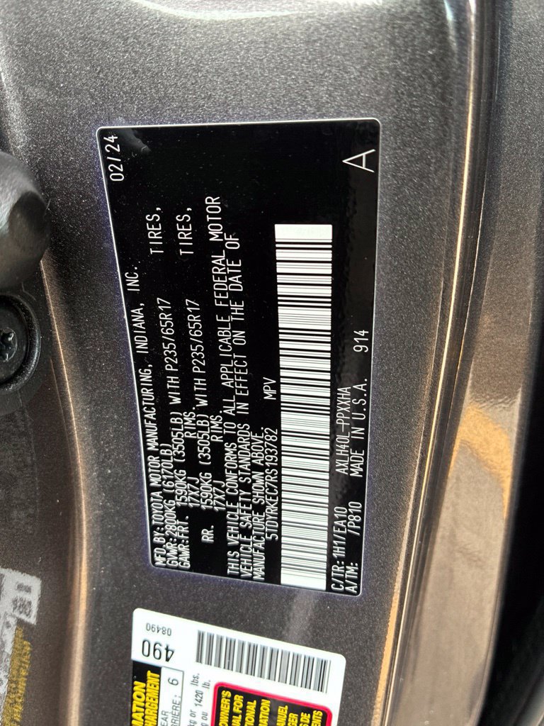 Used 2024 Toyota Sienna XLE FWD image 42