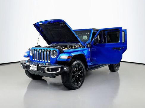 Used 2023 Jeep Wrangler Unlimited Sahara w/ Cold Weather Group AWD/4WD image 23