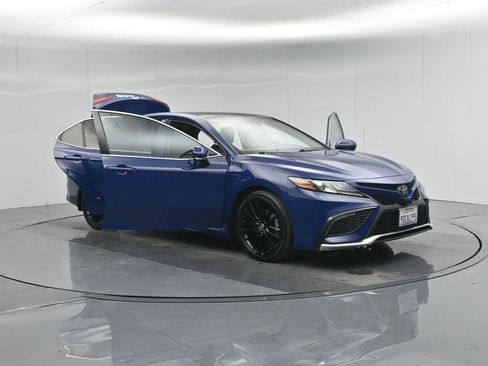 Used 2023 Toyota Camry XSE FWD image 38
