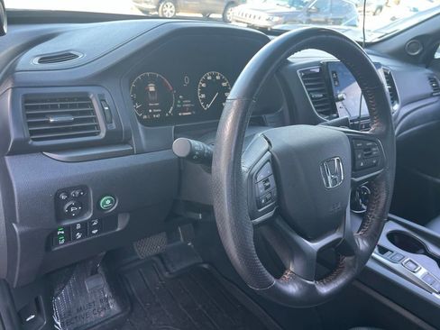 Used 2025 Honda Ridgeline TrailSport image 10