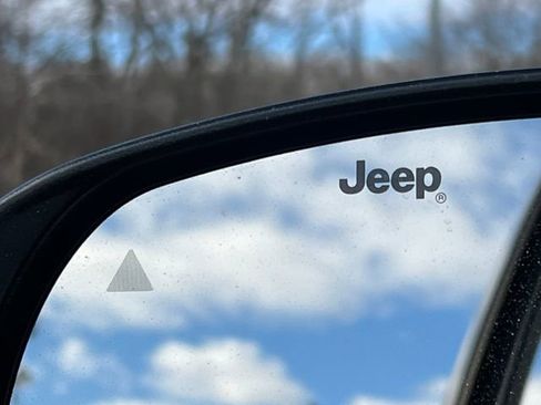 Used 2025 Jeep Compass Trailhawk w/ Trailhawk Elite Group image 46