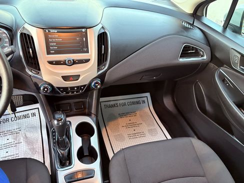 Used 2018 Chevrolet Cruze LS image 29