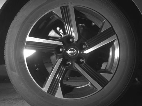 Used 2025 Nissan Sentra SV FWD image 18