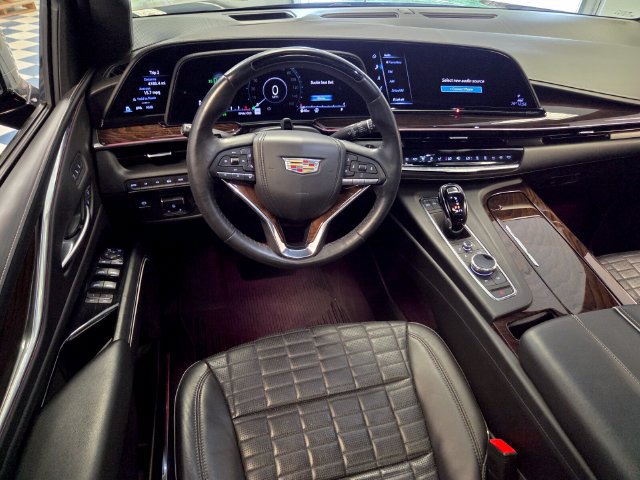 Used 2023 Cadillac Escalade Sport Platinum w/ LPO, ONYX Package AWD/4WD image 13