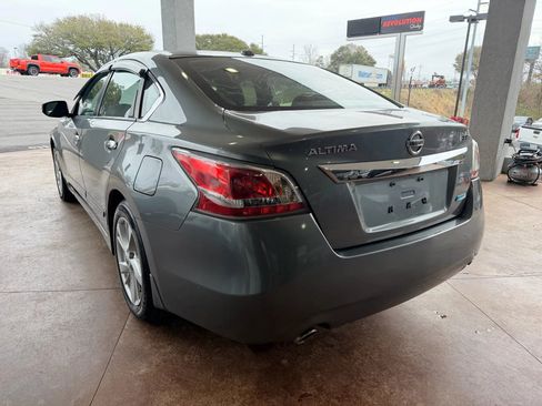 Used 2014 Nissan Altima 2.5 SV w/ Convenience Package image 5